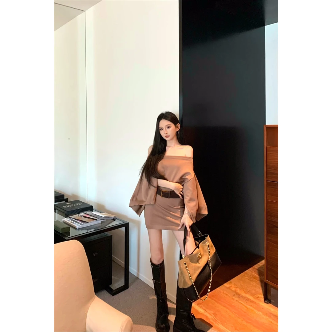 一字肩温柔七分袖抹胸连衣裙女秋季修身褶皱短裙纯欲收腰包臀裙子