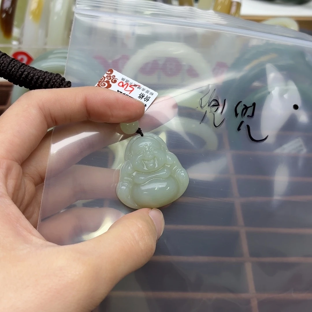 兜***^和田玉未镶嵌手镯