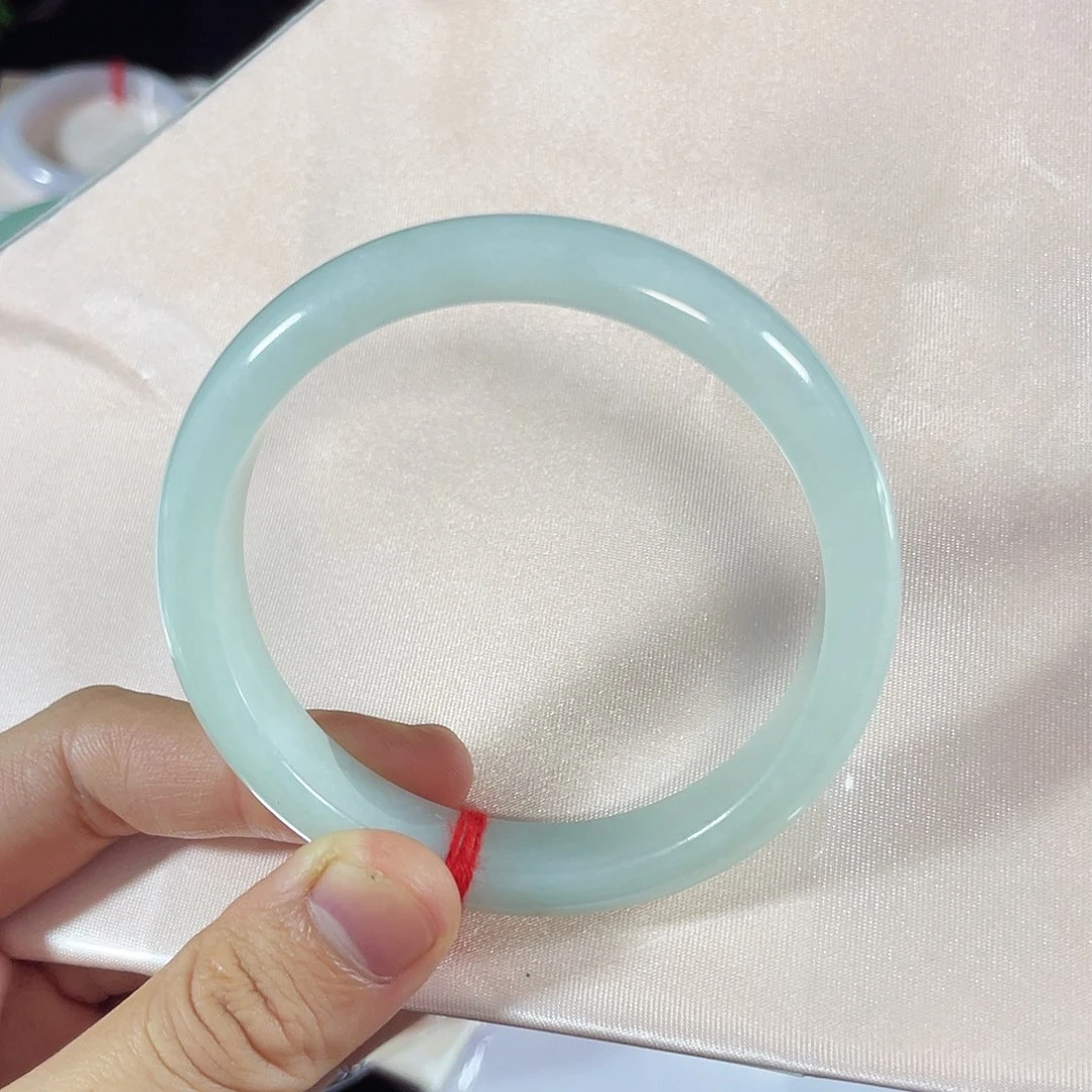 未镶嵌手镯翡翠天然翡翠手镯