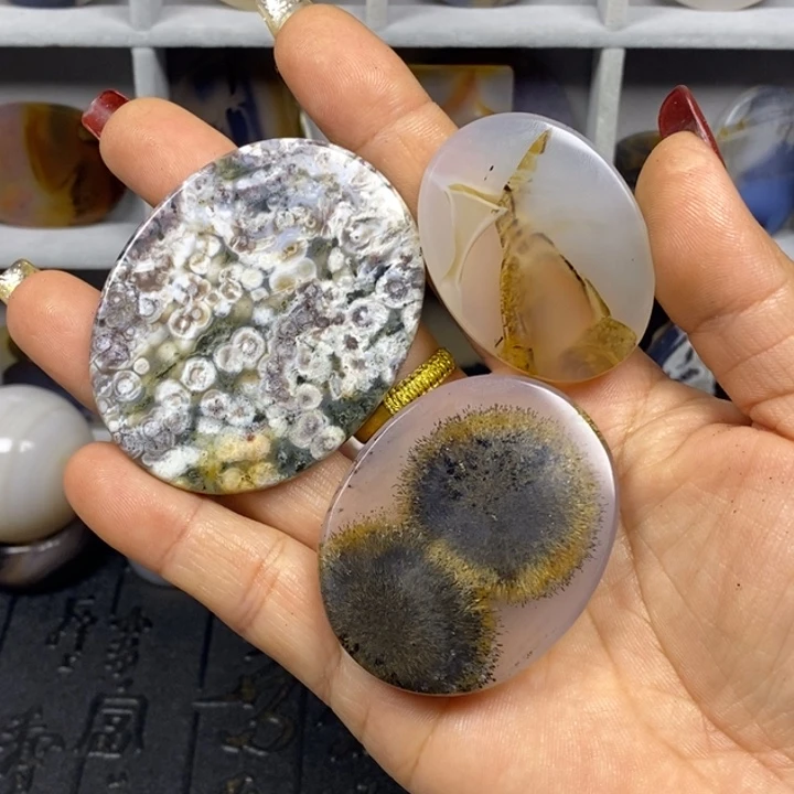 雪***舞玛瑙/玉髓未镶嵌颈饰