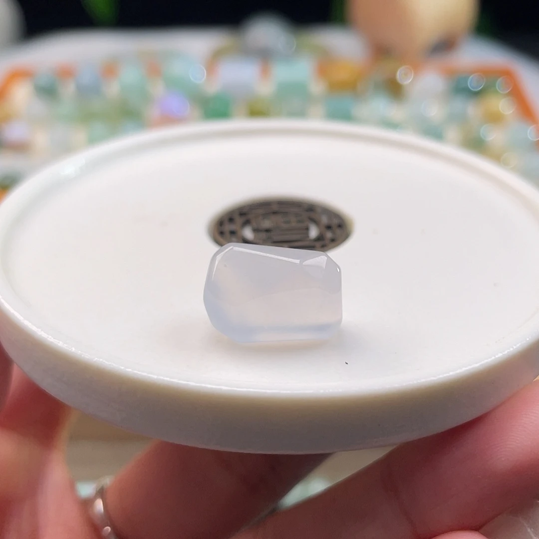 定制翡翠未镶嵌天然缅甸翡翠a货白冰随形15+