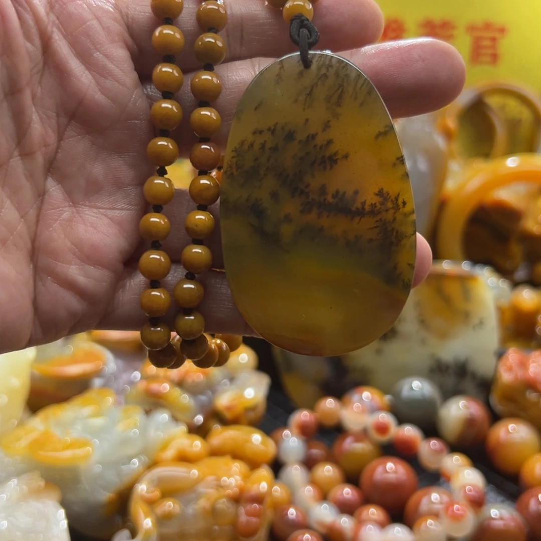 石英质玉未镶嵌颈饰