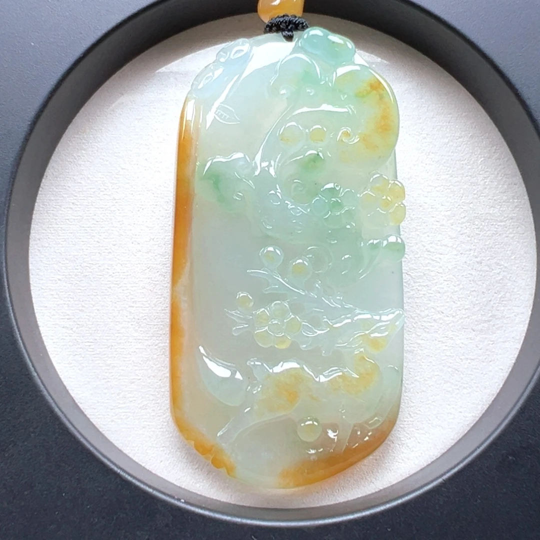 翡翠未镶嵌颈饰小鹿