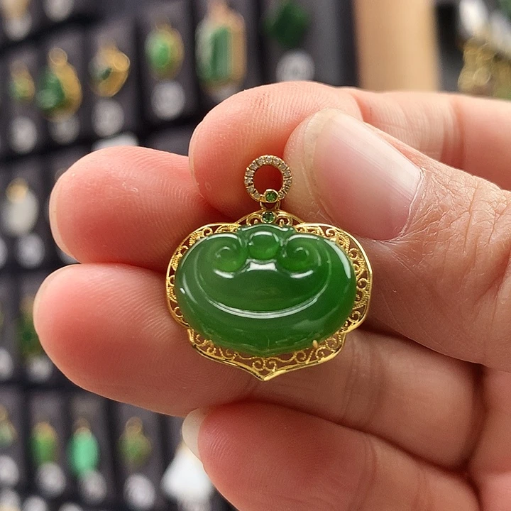 和田玉颈饰18K金镶嵌