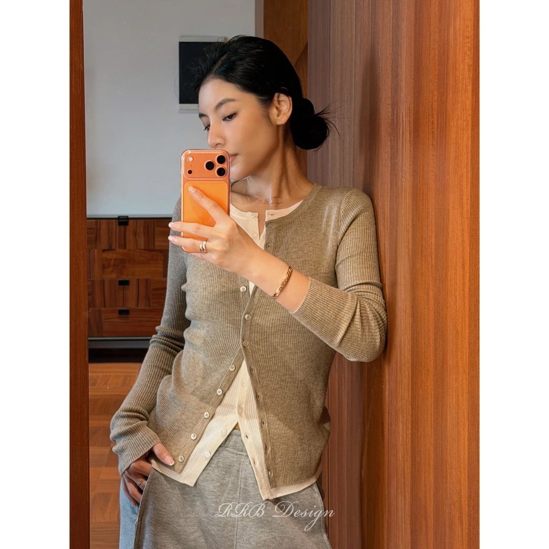 RRB Design 「温暖焕新」撞色假两件羊毛混纺显瘦长袖打底衫毛衣