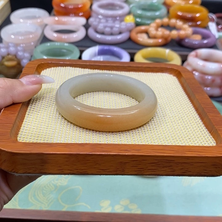 石英质玉未镶嵌手镯51