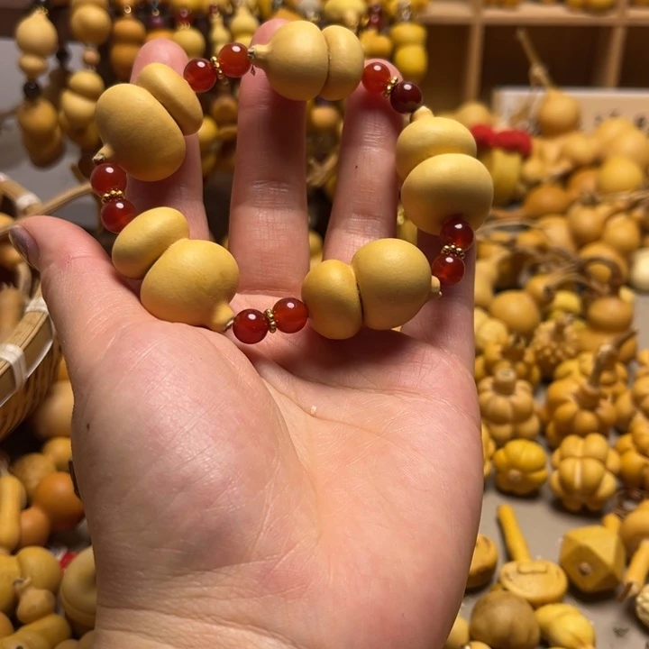 红色钱袋钱袋手串