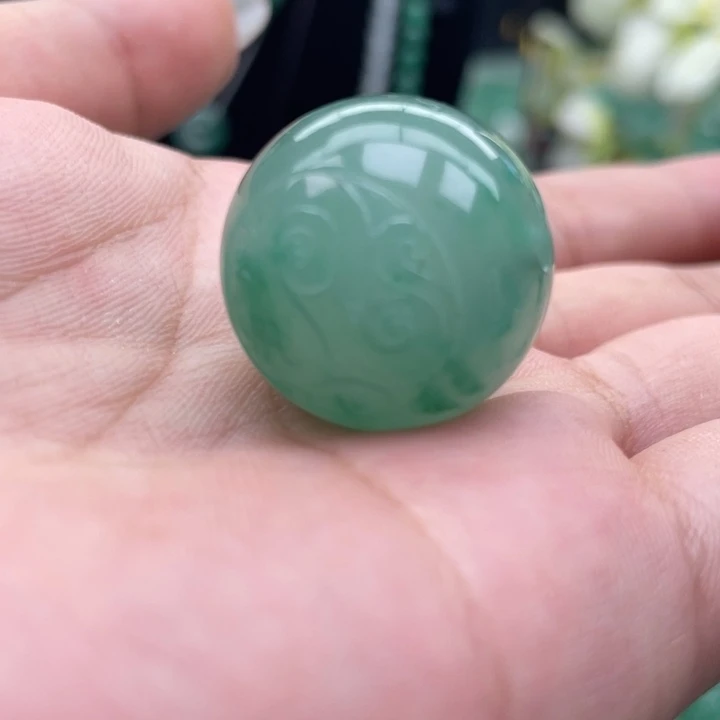 吊坠(不含链)未镶嵌石英质玉（非洲翠）雕刻龙凤呈祥