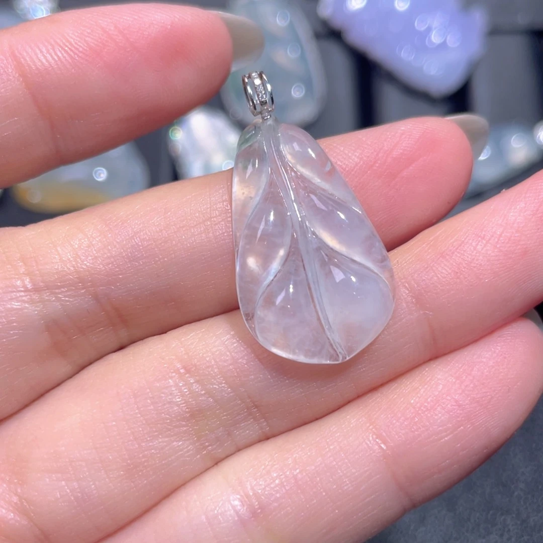 颈饰18K金镶嵌翡翠翡翠