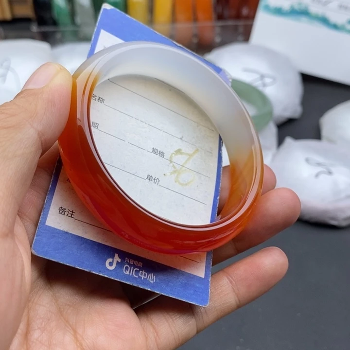 未镶嵌手镯石英质玉