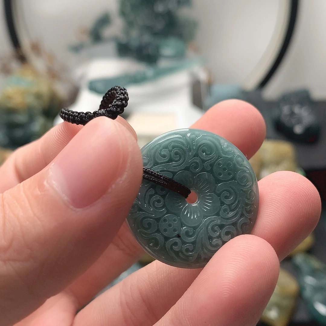 翡翠未镶嵌颈饰无