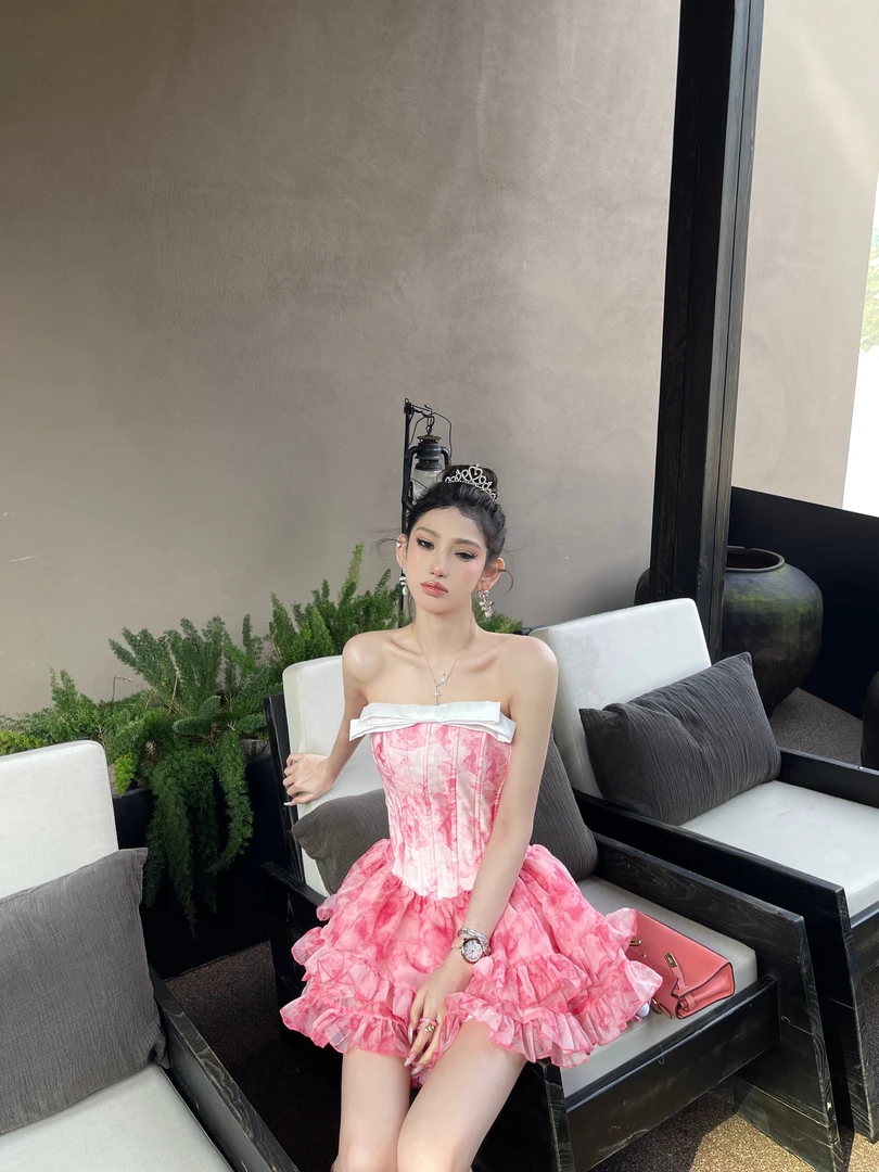 ChiclyNana  法式甜辣风蝴蝶结连衣裙抹胸鱼骨束腰一字肩蓬蓬短裙