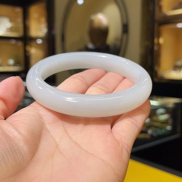 未镶嵌手镯和田玉60.3#64.69g