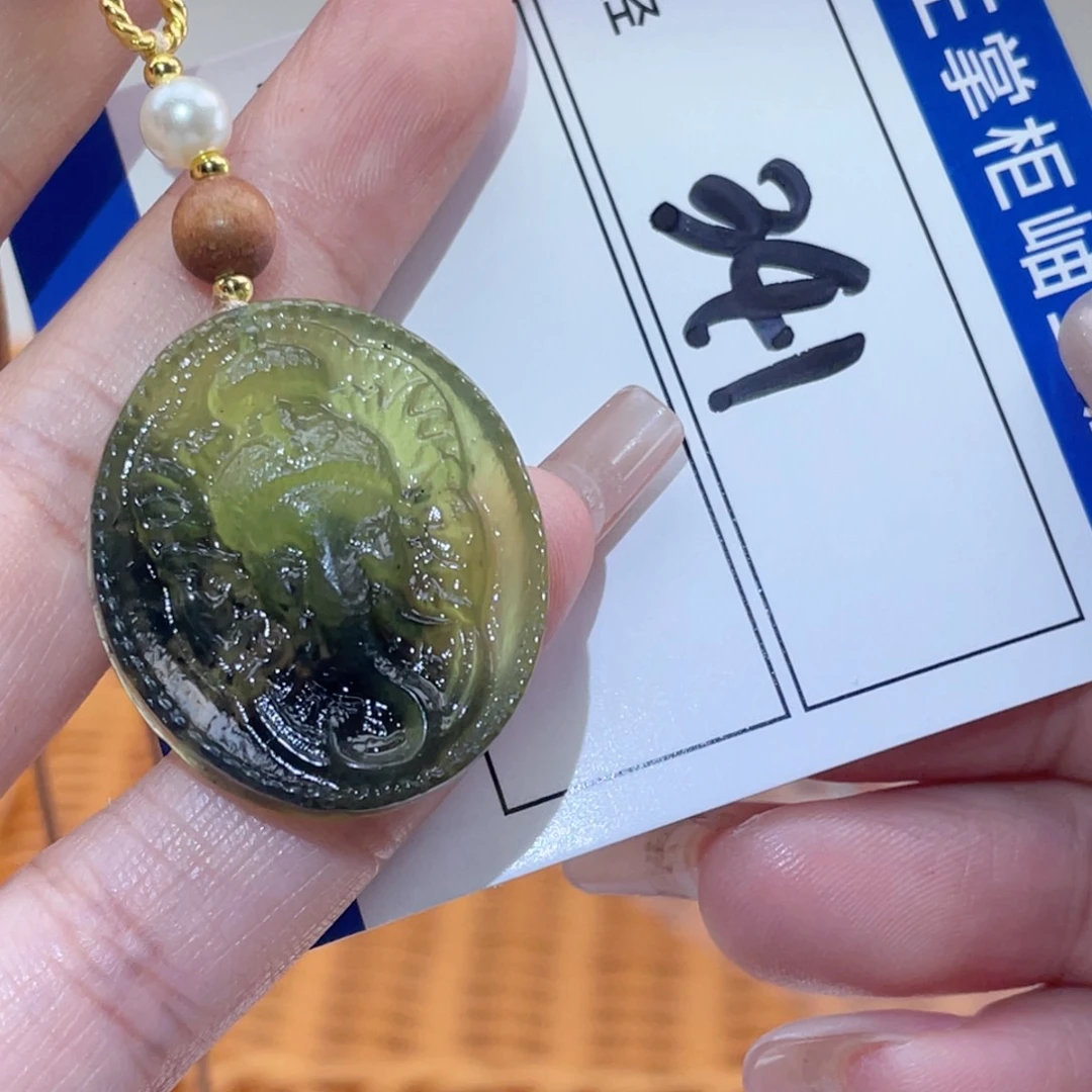 岫玉未镶嵌吊坠吊坠