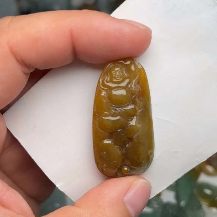 翡翠未镶嵌颈饰佛