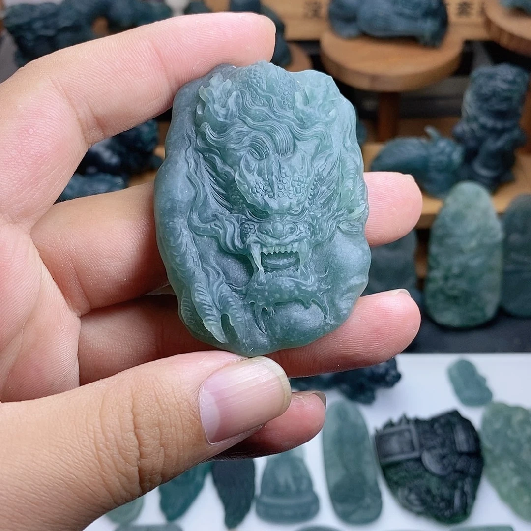 定制翡翠未镶嵌龙牌