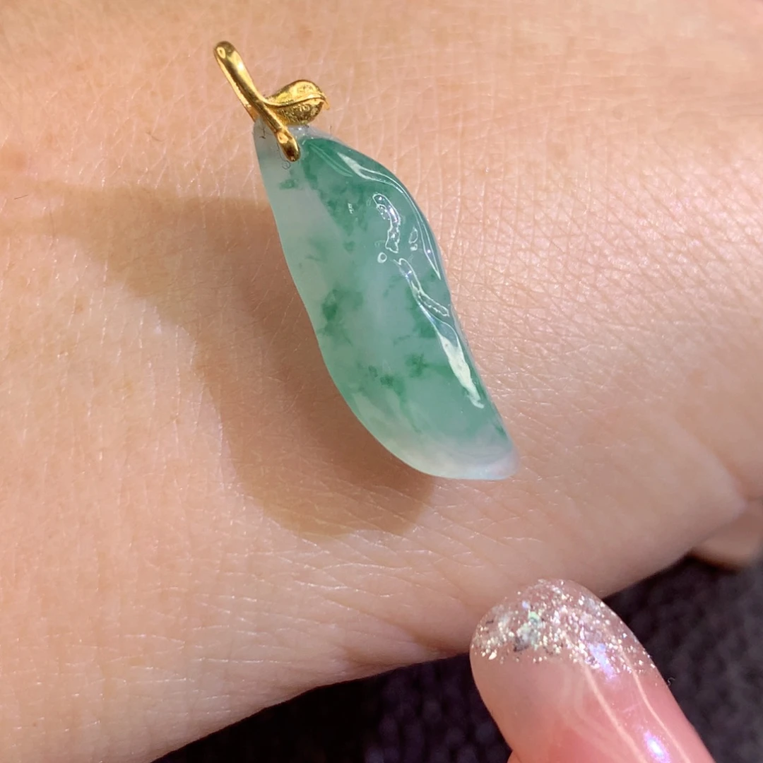 翡翠18K金镶嵌颈饰翡翠