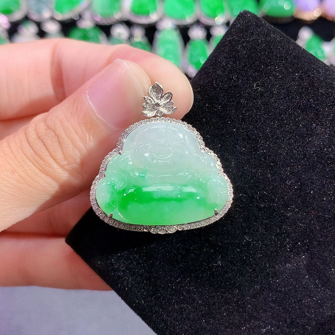 翡翠18K金镶嵌颈饰