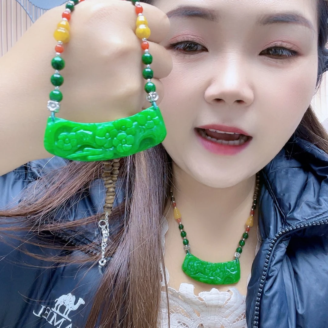 翡翠未镶嵌颈饰项链