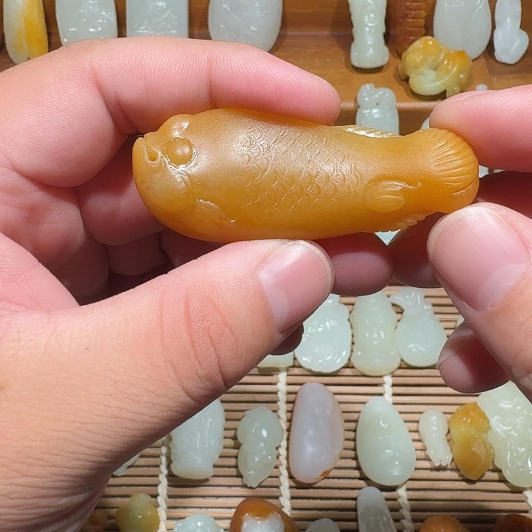 用***9和田玉未镶嵌颈饰