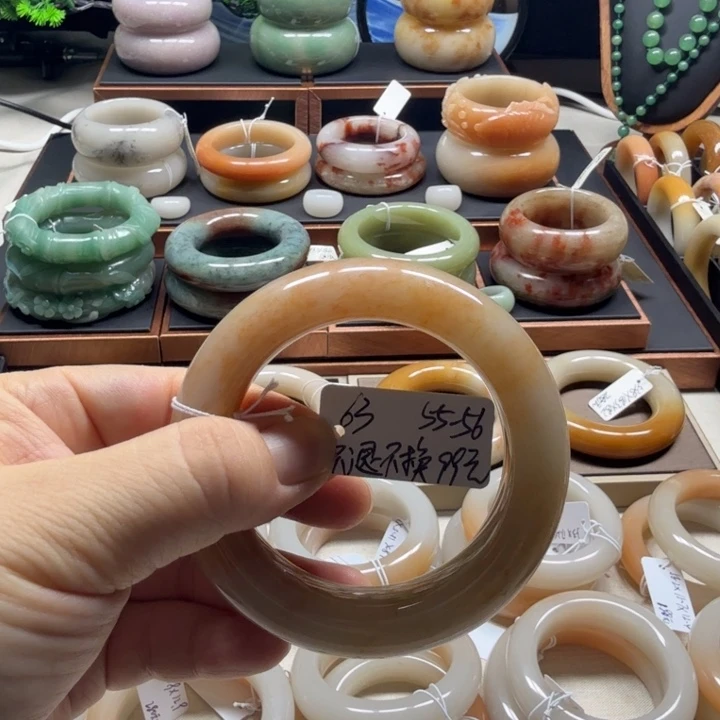 石英质玉未镶嵌手镯