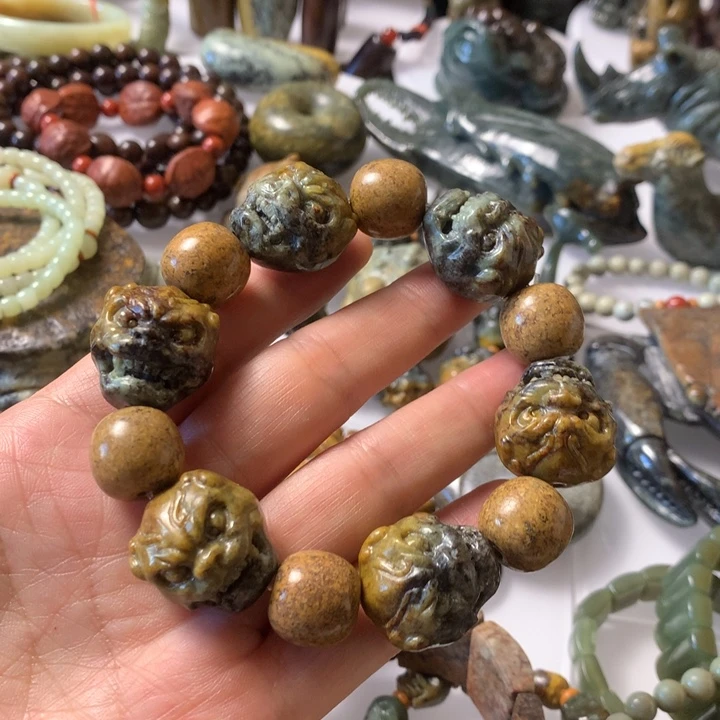 岫岩老玉（透闪石质玉）未镶嵌笔搁王*鸣