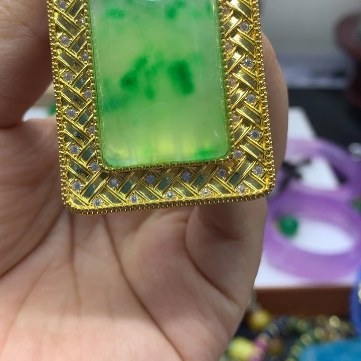 颈饰未镶嵌翡翠吊坠