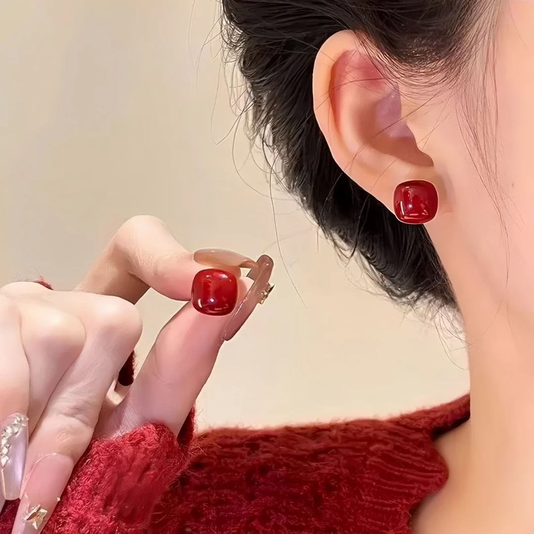 安可拉红复古红色半圆耳韩流钉独特设计（011）