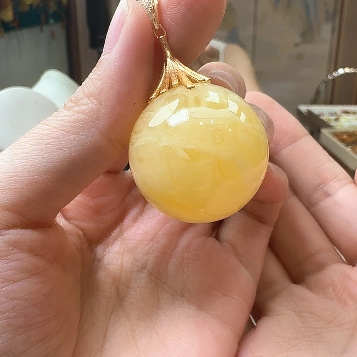 琥珀未镶嵌颈饰吊坠