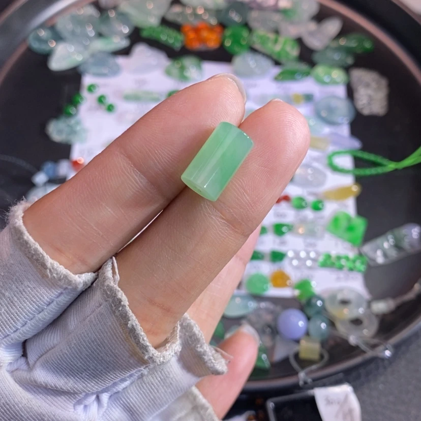 【闪购商品】翡翠挂件未镶嵌珠