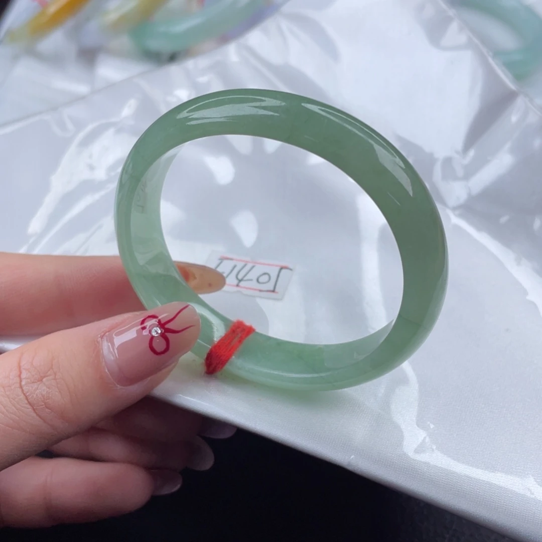 翡翠手镯未镶嵌52贵妃