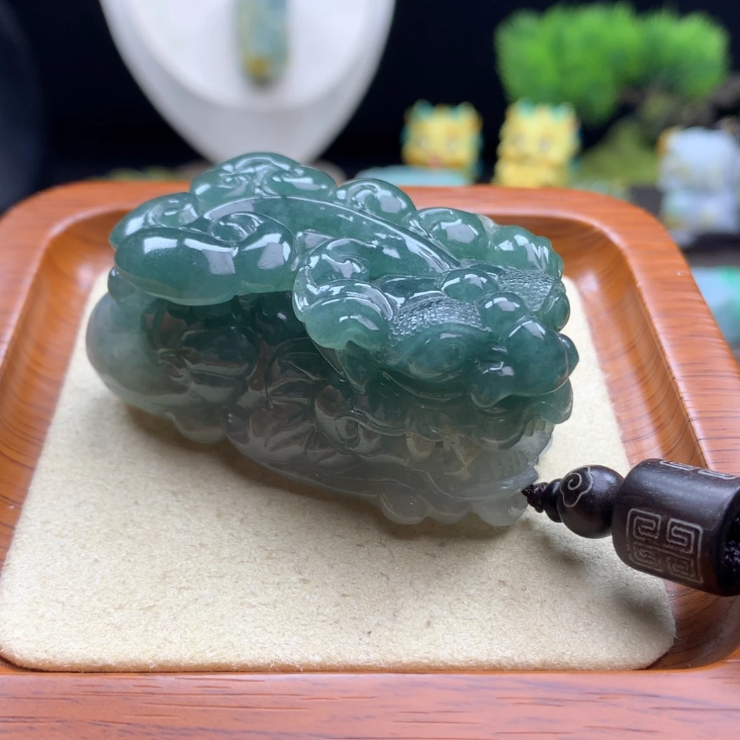 翡翠未镶嵌颈饰50