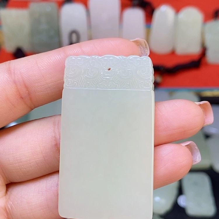 【闪购商品】颈饰未镶嵌和田玉（糖玉）