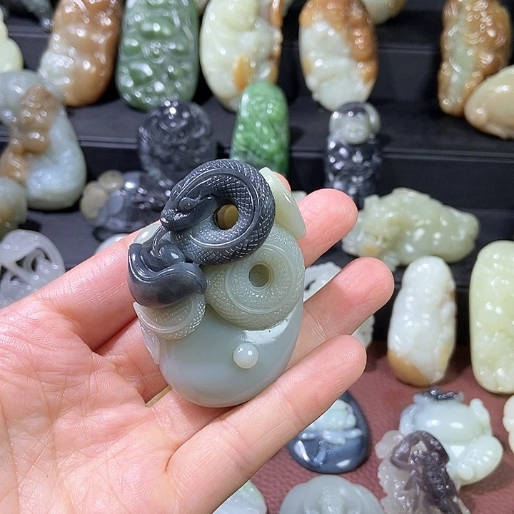 颈饰未镶嵌和田玉