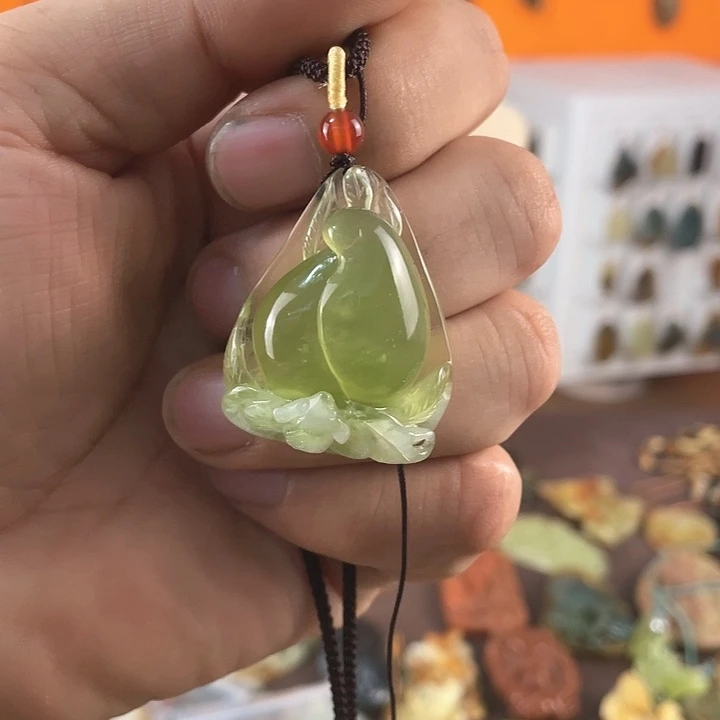 蛇纹石玉未镶嵌颈饰亲****记