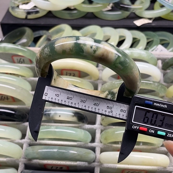 未镶嵌蛇纹石玉手镯170