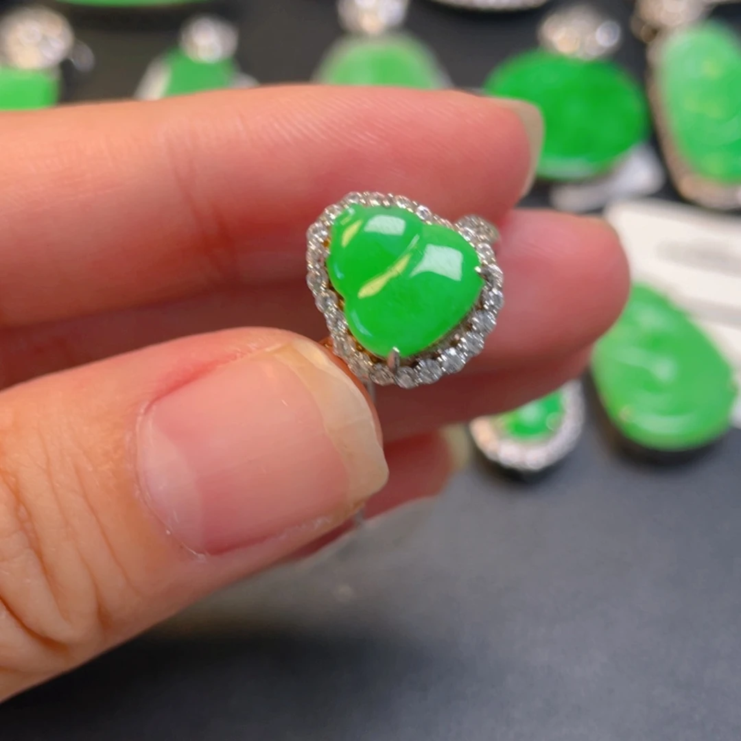 颈饰银S925镶嵌翡翠戒指