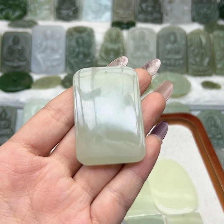 和田玉颈饰未镶嵌女*子