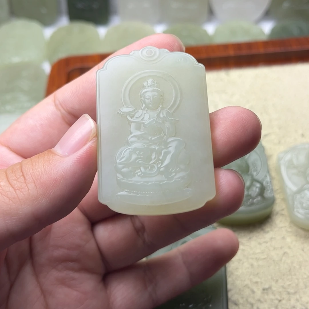 壮***壮和田玉未镶嵌颈饰