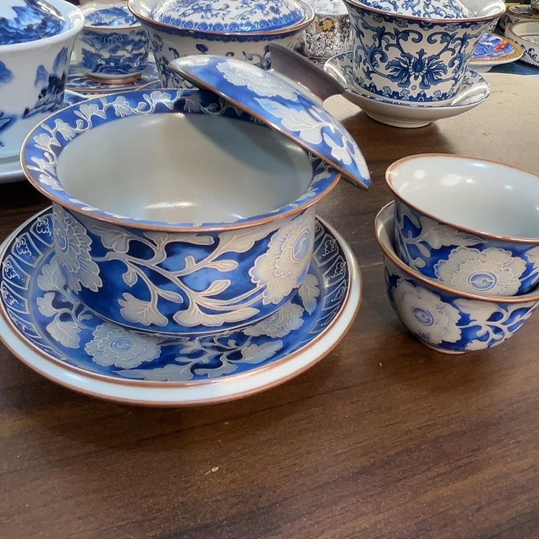 这些盖碗很漂亮！！！