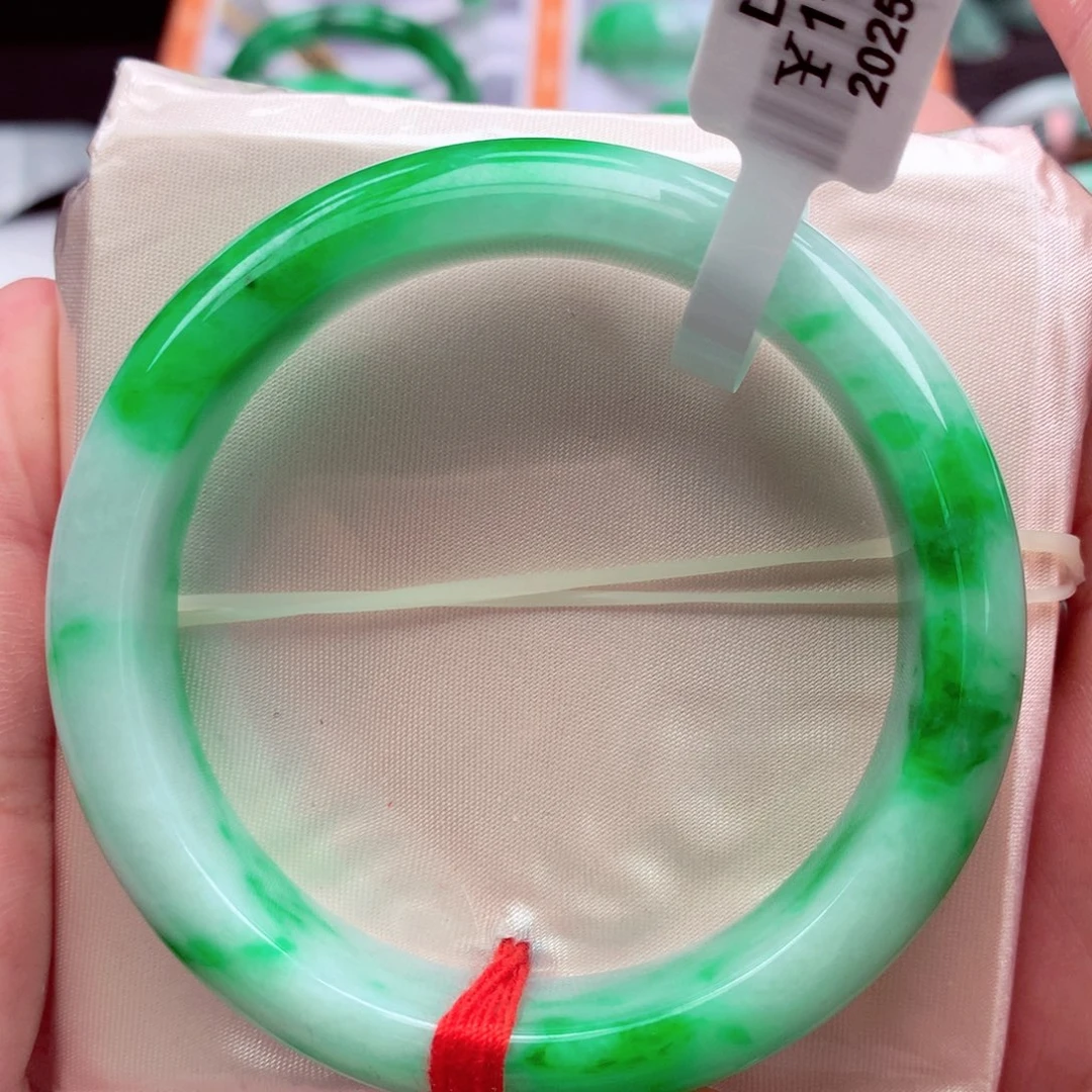 翡翠未镶嵌手镯翡翠