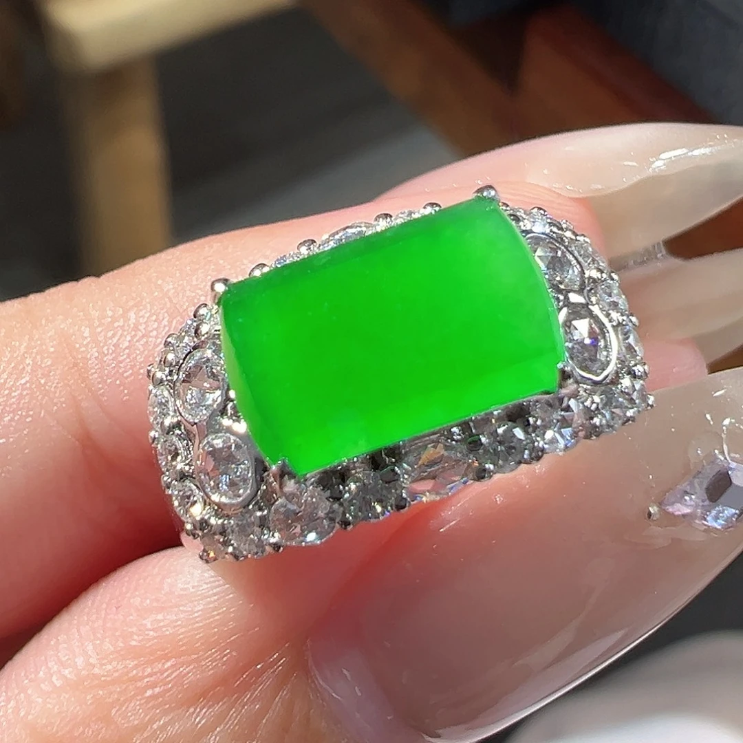 翡翠18K金镶嵌戒指翡翠