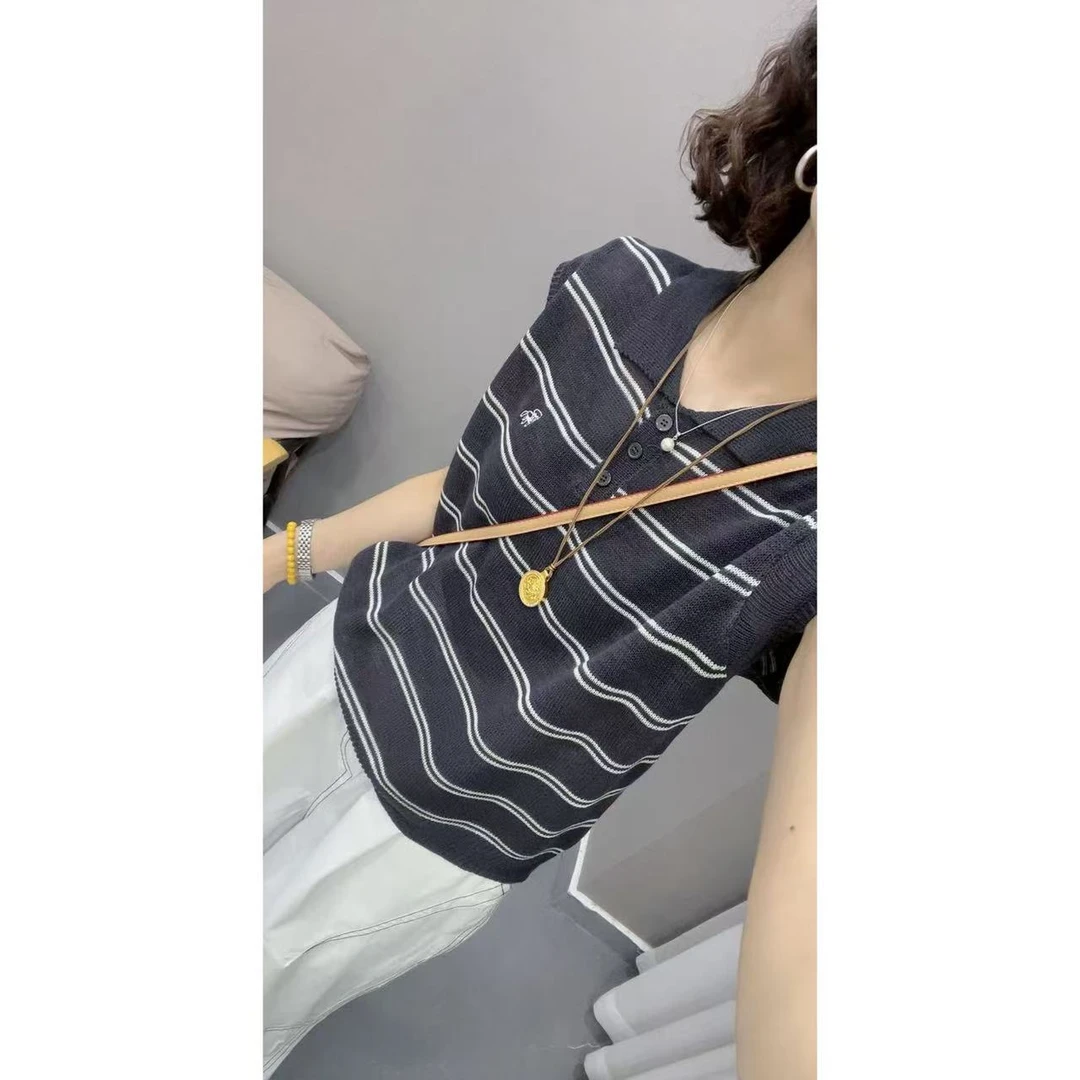 卡通刺绣拼条针织衫