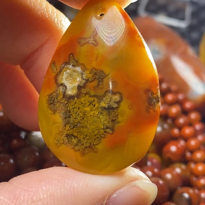 玛瑙/玉髓颈饰未镶嵌