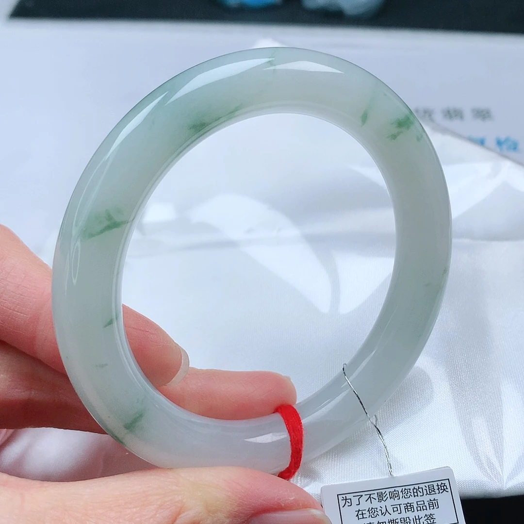 翡翠手镯（圆镯）未镶嵌57圆