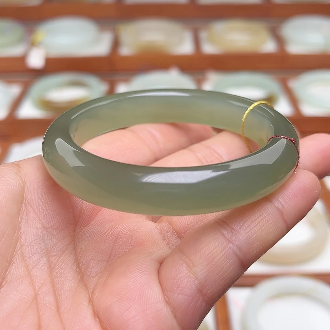 和田玉手镯未镶嵌56.6