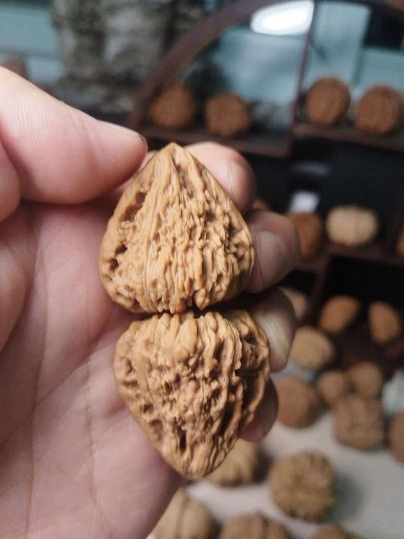 大鸡心全品无修边异型核桃蛇王款式可选