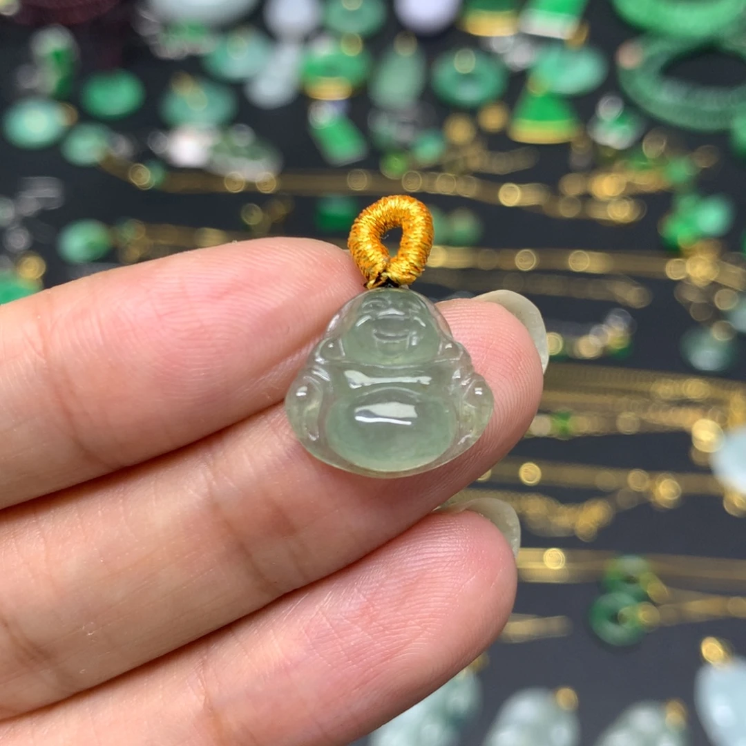 翡翠未镶嵌颈饰有纹裂