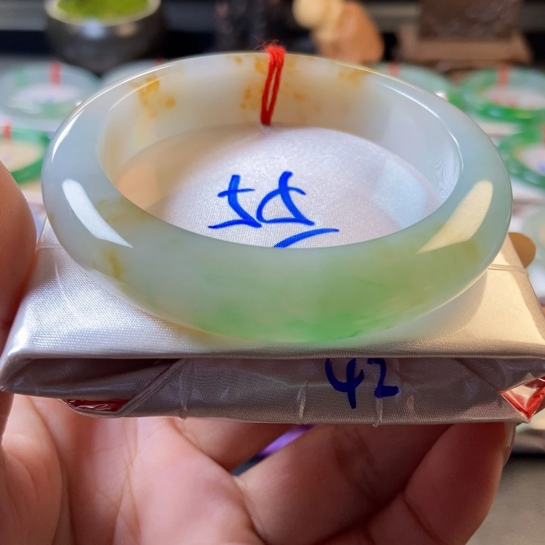 翡翠未镶嵌手镯1果冻胶黄加绿