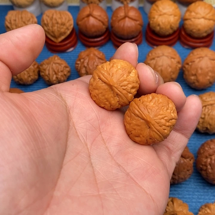 文玩核桃把件麒麟磨盘